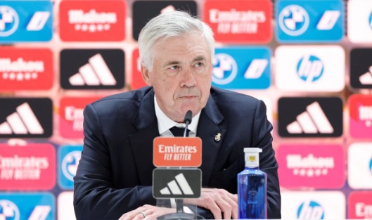 Ancelotti: “A pesar de dificultades, lesiones, estamos ahí, peleando”